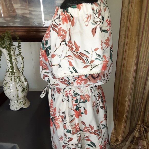 Stylehouse Off the Shoulder Floral Mini Dress w/ pockets Size Small - Picture 9 of 15